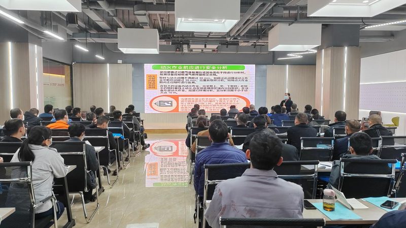 上海职业培训：面授班与网课价格背后的差异解析