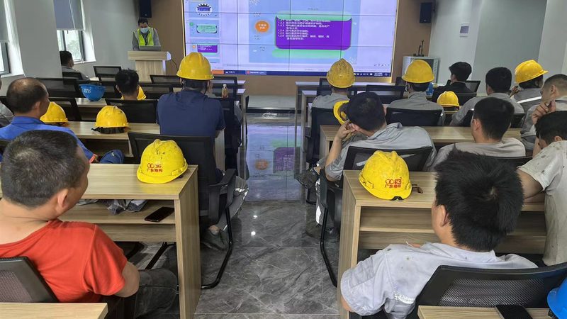 成人高考专升本毕业时间通常为2.5-3年。具体毕业时间取决于以下因素：